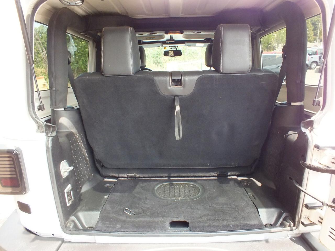 JEEP WRANGLER 2.8 CRD DPF SAHARA AUTOM.