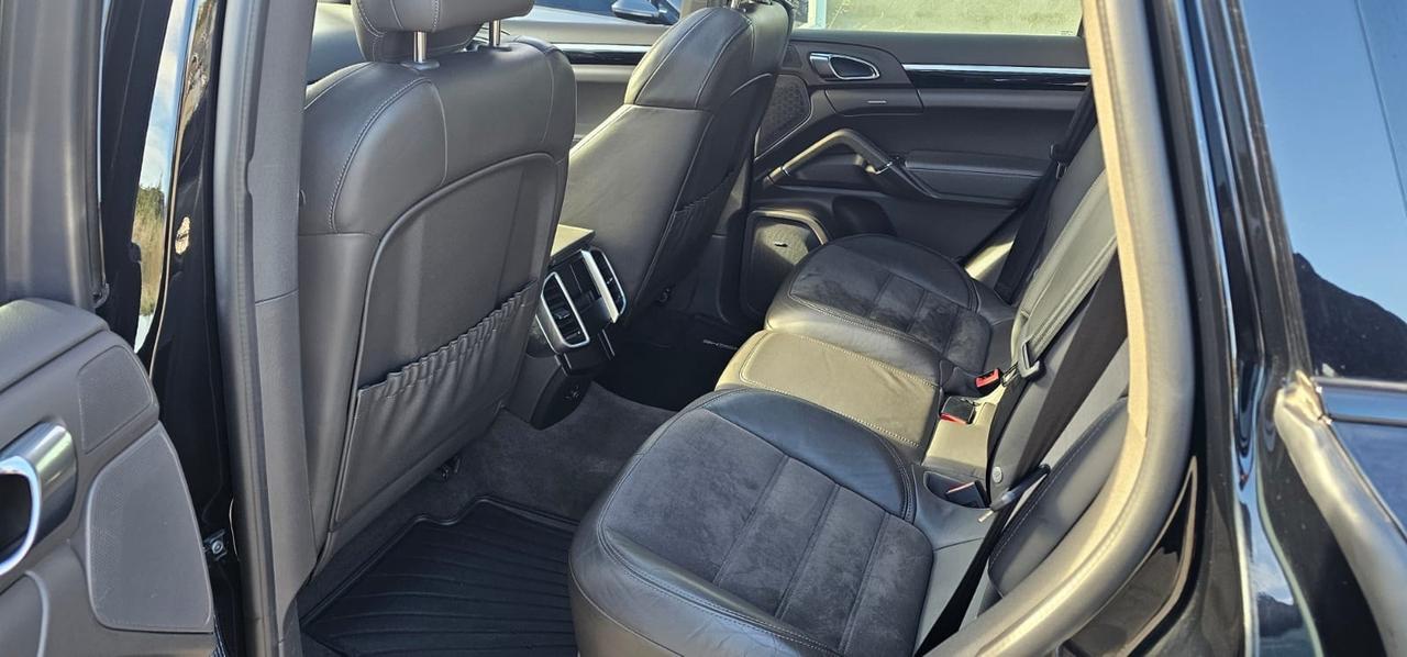 Porsche Cayenne 3.0 Diesel Platinum Edition
