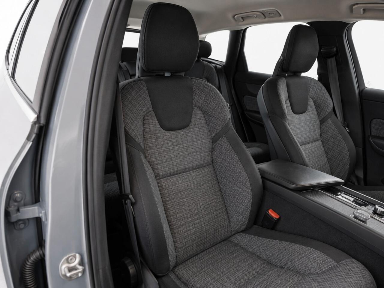 ---IN ARRIVO--- Volvo XC 60 XC60 B4 (d) automatico Core