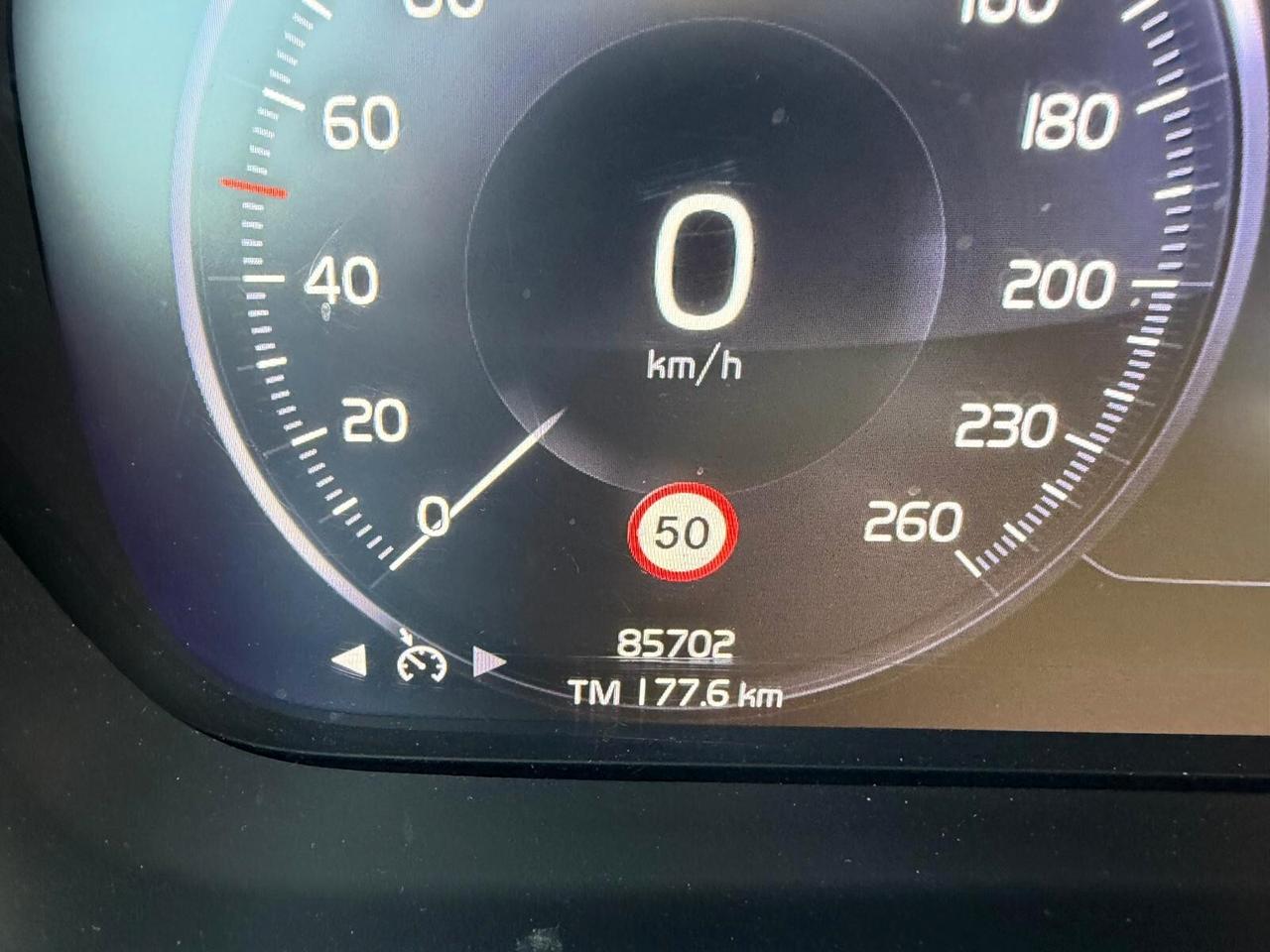 Volvo XC40 T2 Momentum Pro*EURO6*NEOPATENTATI