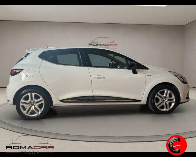RENAULT Clio TCe 12V 75 CV 5 porte Moschino Life
