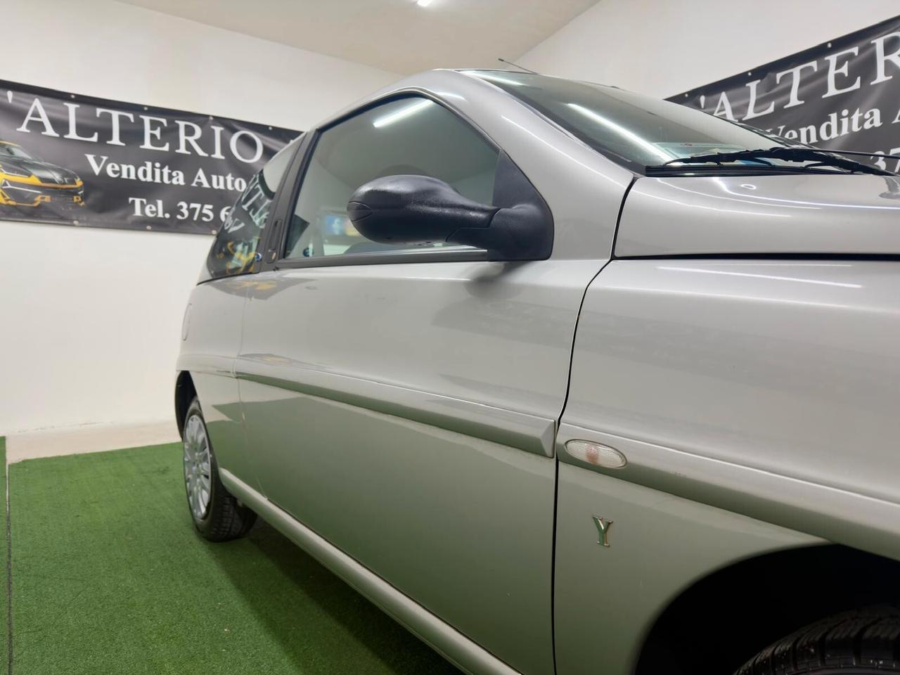 Lancia Y 1.2i 16V cat LX