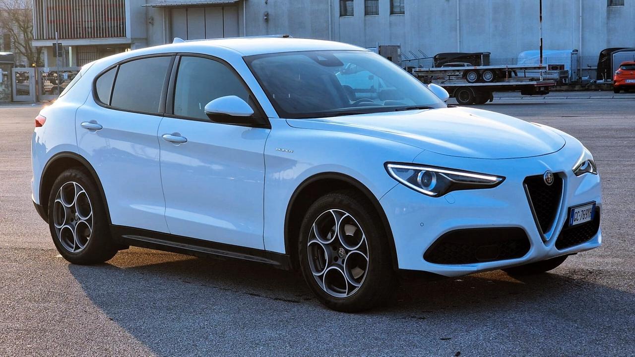 Alfa Romeo Stelvio 2.2 Turbodiesel 160 CV AT8 RWD Super