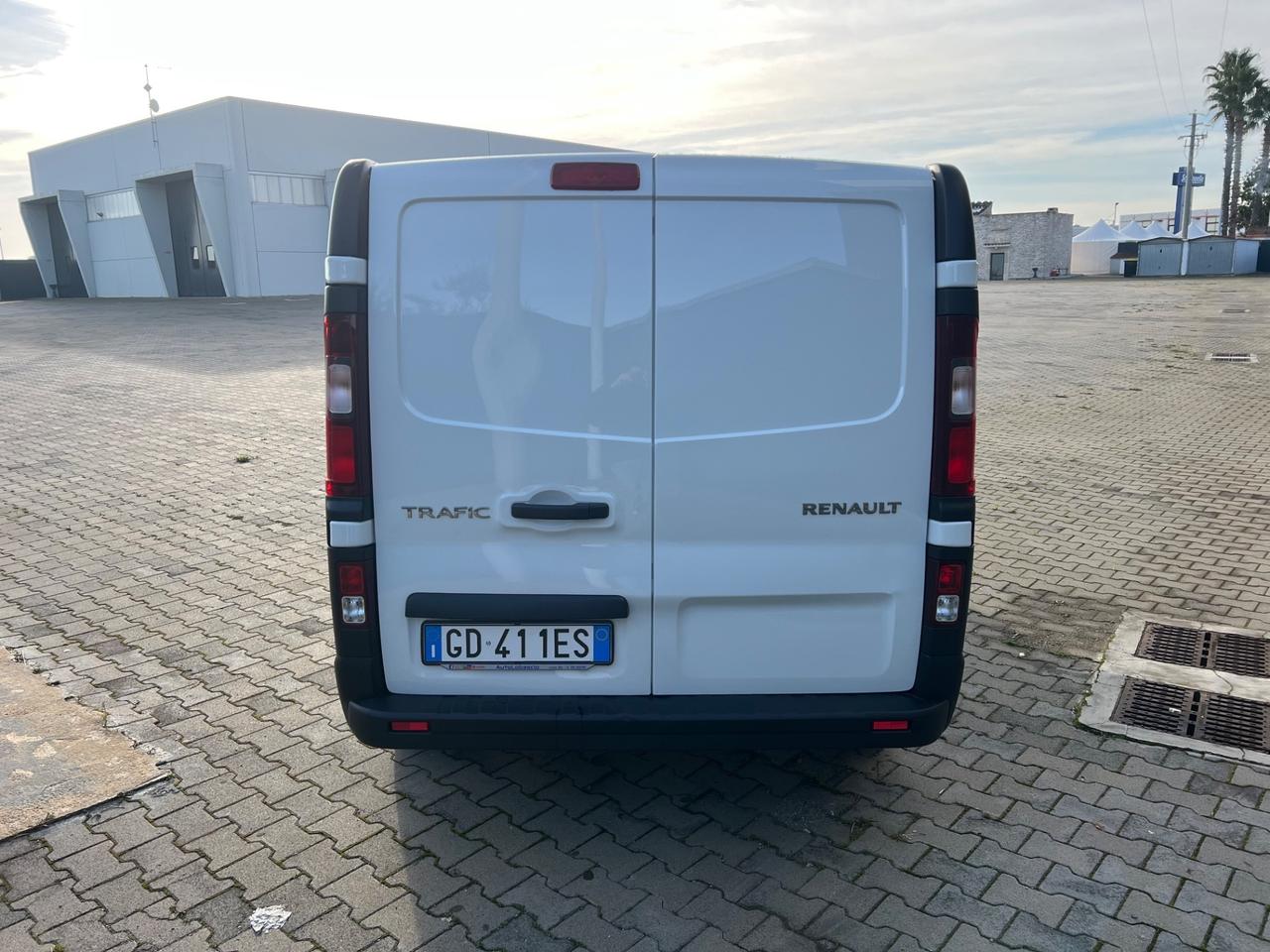 Renault Trafic 2.0 dci 145cv L1H1 85.000km - 2021