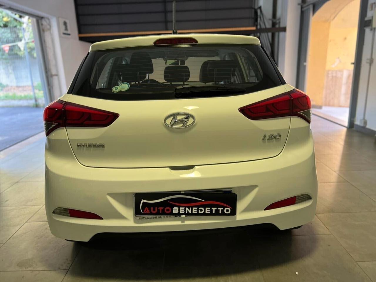 HYUNDAI I20 1.1 CRDI COMFORT 75CV 11-2015