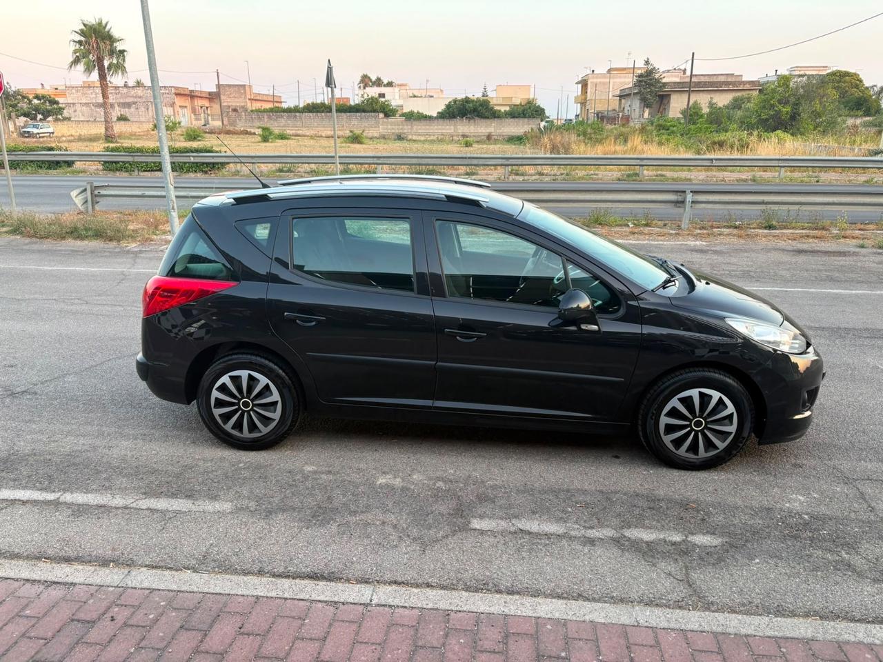 Peugeot 207 1.6 HDi 93CV SW X Line Unipro 2011