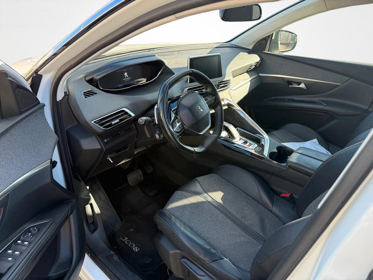 Peugeot 3008 BlueHDi 130 S&S EAT8 Allure