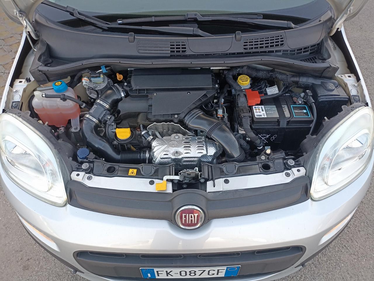 FIAT. NEW PANDA LOUNGE 1.3 DIESEL COMANDI AL VOLANTE
