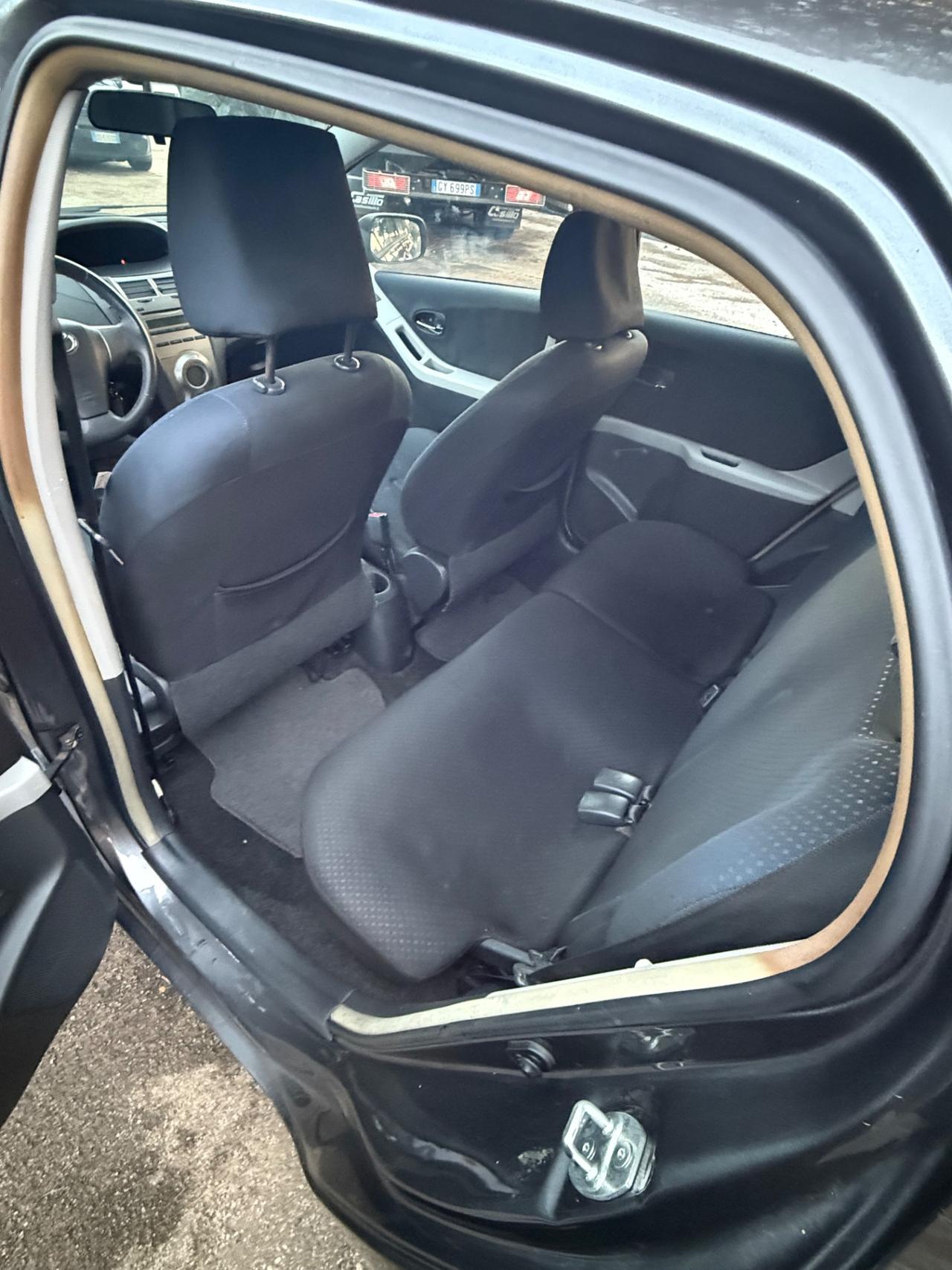 Toyota Yaris 1.0 5 porte GPL