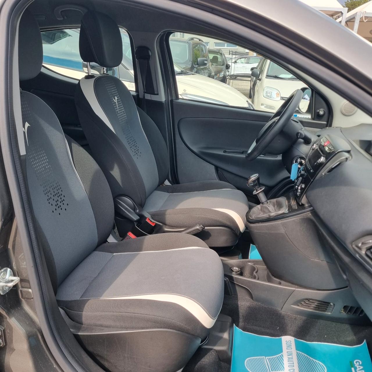 Lancia Ypsilon 1.2 69 CV 5 porte S&S Platinum