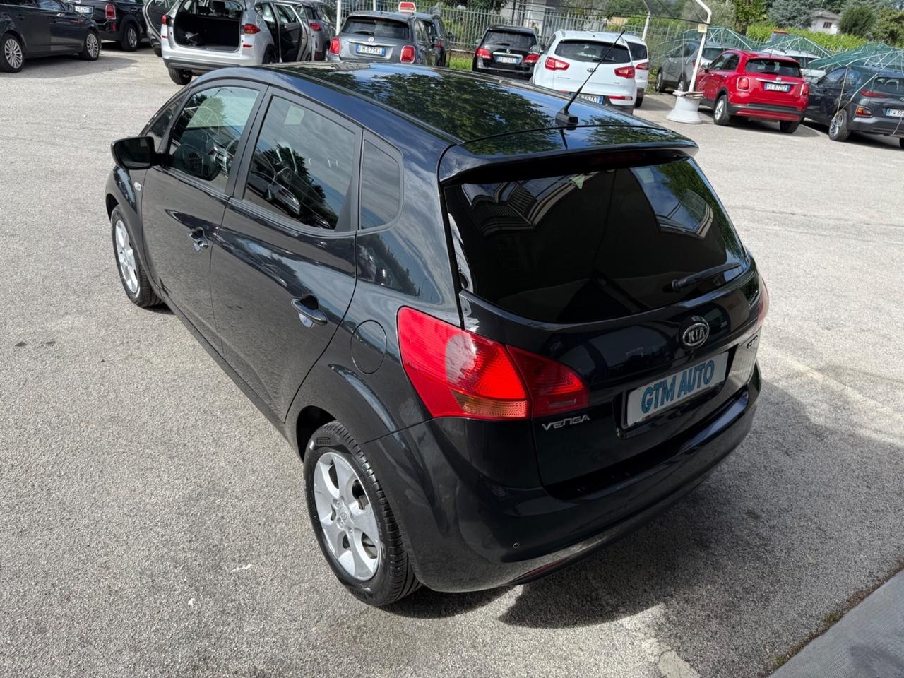 Kia Venga 1.4 CRDi 90CV - Neopatentati