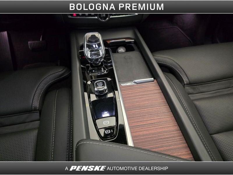 Volvo XC60 XC60 T6 Recharge Plug-in Hybrid AWD automatico Ultimate Dark