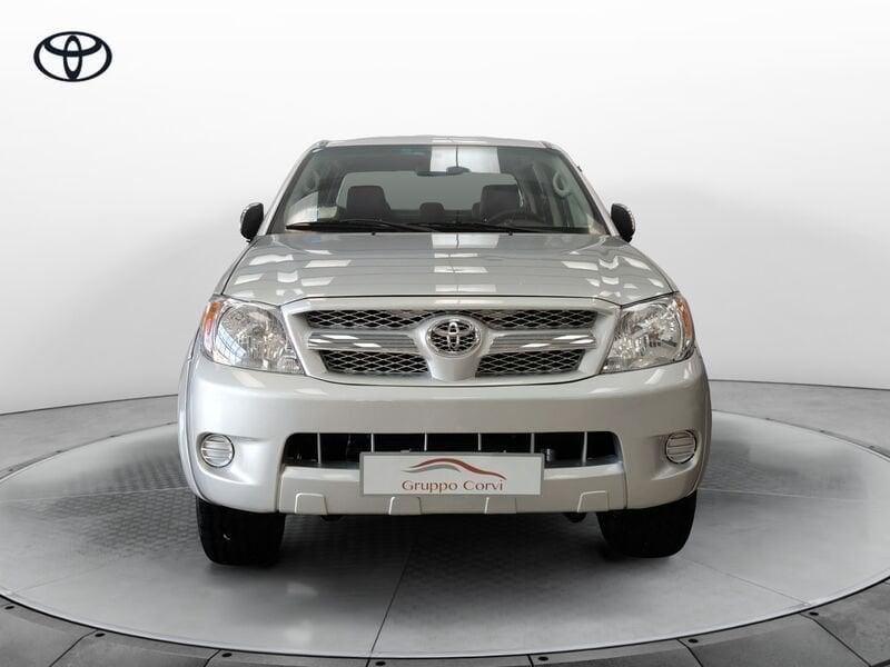 Toyota Hilux Hilux 2.5 D-4D 4WD 4p. Double Cab DLX