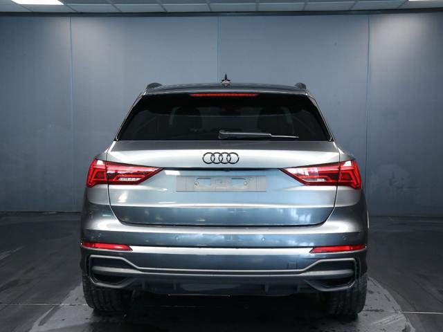 AUDI Q3 35 TDI S tronic Identity Black