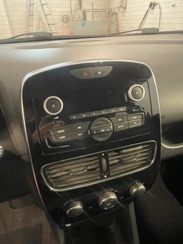 RENAULT Clio 1.2 75CV 5 porte Life
