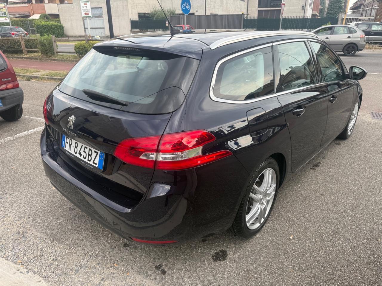 Peugeot 308 BlueHDi 130 S&S SW Allure