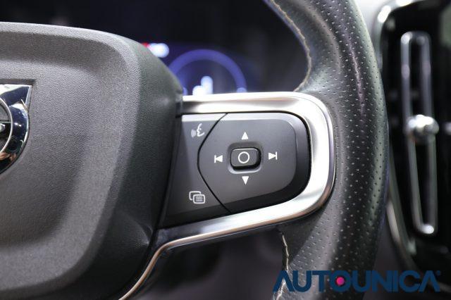 VOLVO XC40 T5 RECHARGE PLUG-IN HYBRID R-DESIGN