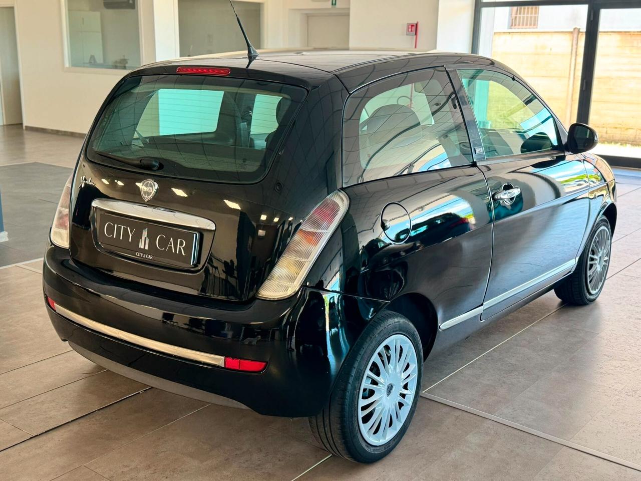 Lancia Ypsilon 1.2 69 CV Diva
