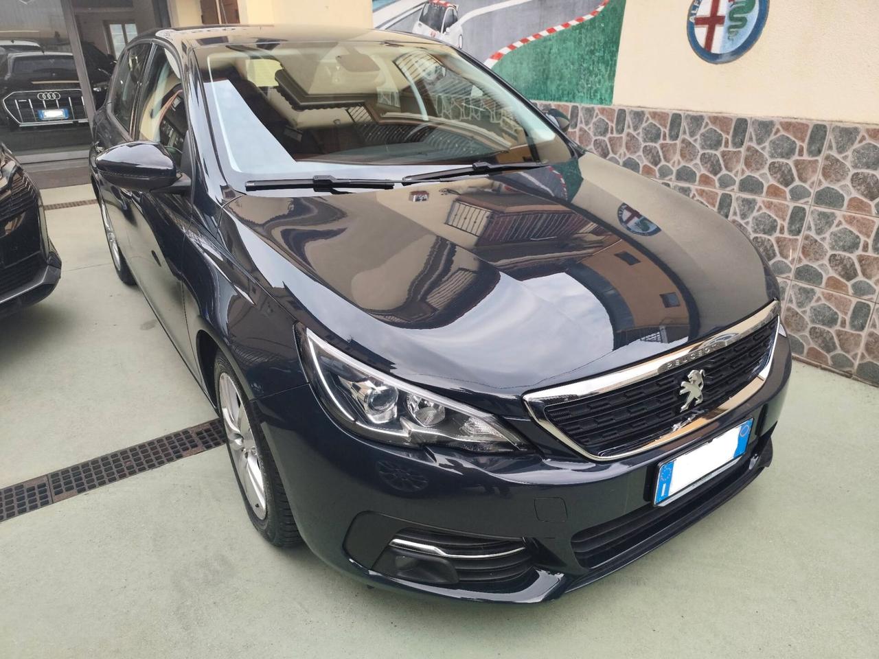 Peugeot 308 1.5 Business 130cv - 2018