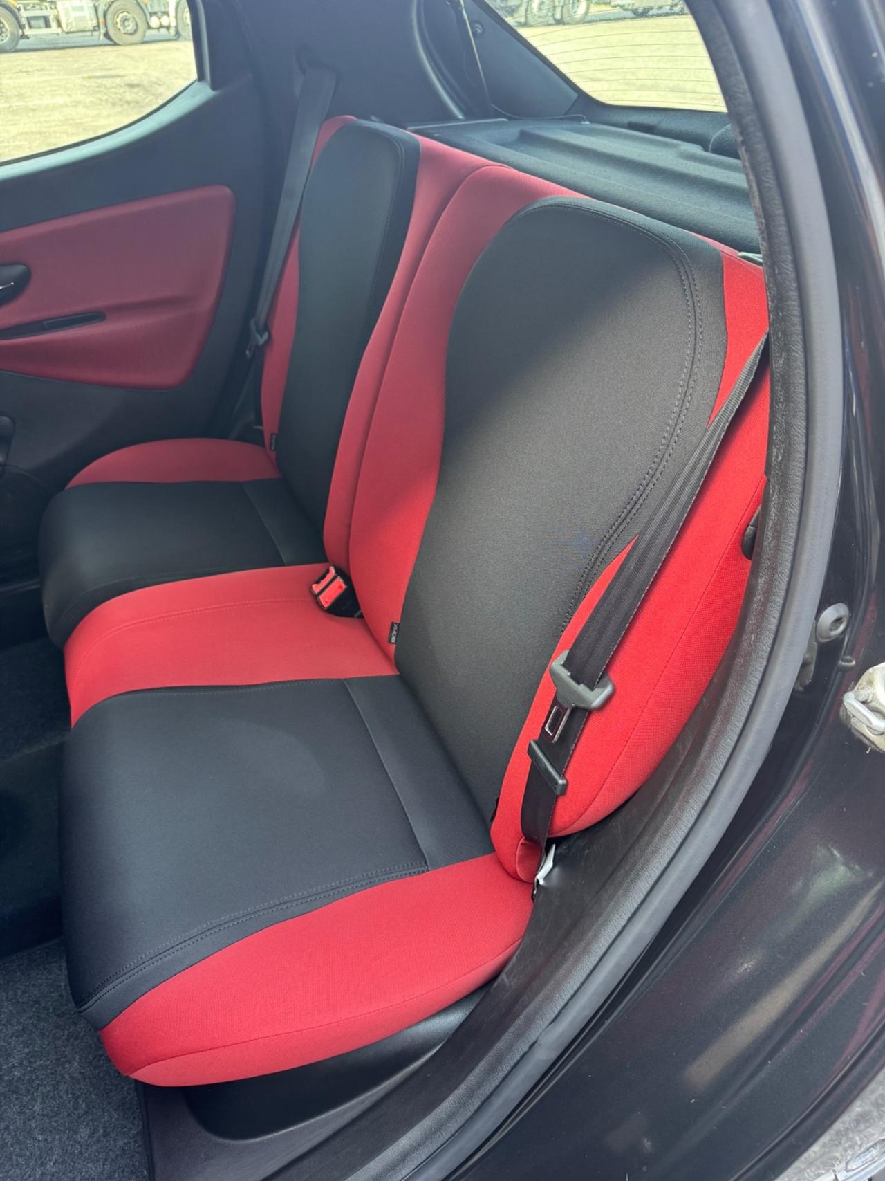 Lancia Ypsilon Neopatentati, cinghie nuove