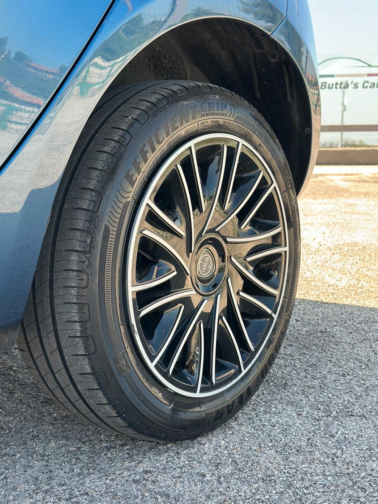 Lancia Ypsilon 1.0 FireFly 5 porte S&S Hybrid