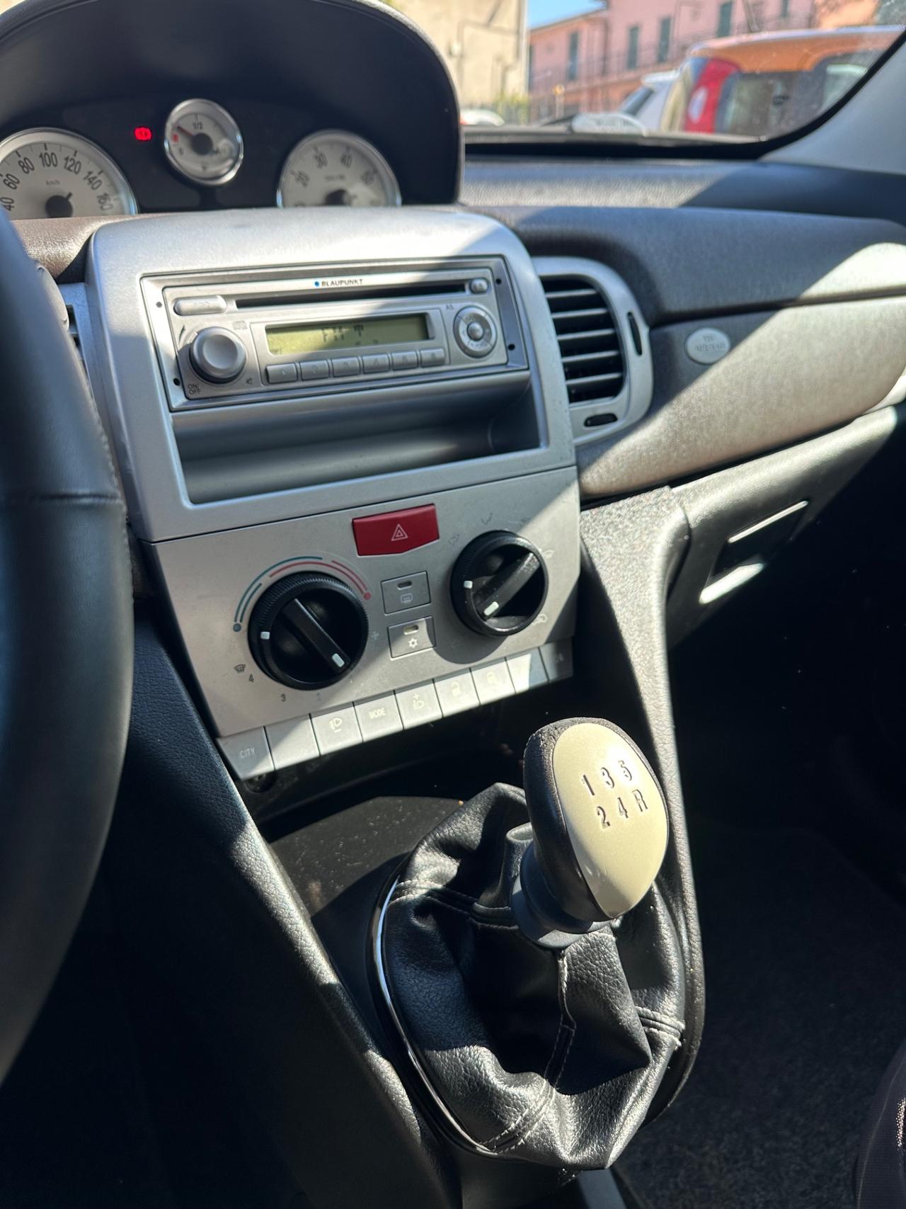 Lancia Ypsilon 1.2 Argento