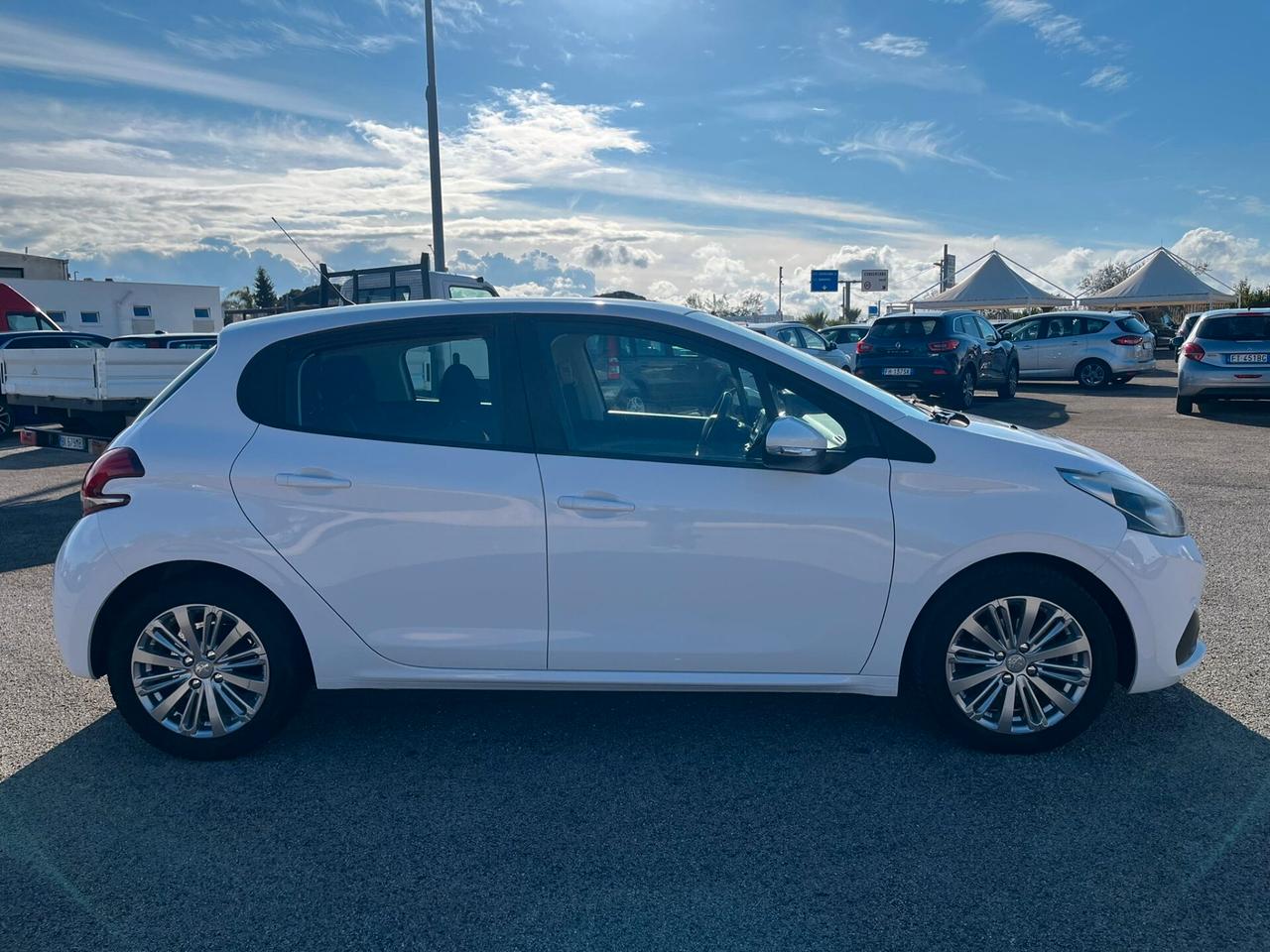 Peugeot 208 BlueHDi 75 5 porte Allure