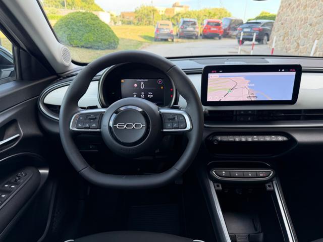 FIAT 600 HYBRID 145CV DCT MHEV+NAVI+RCAM+2PDC+LED