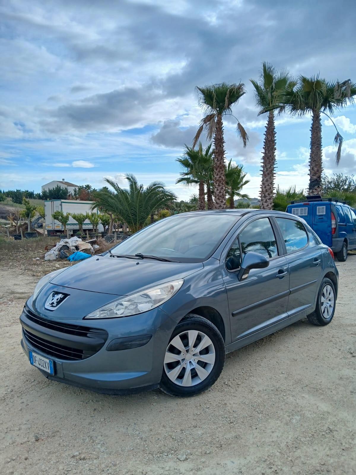 Peugeot 207 1.4 8V 75CV 5p. X Line