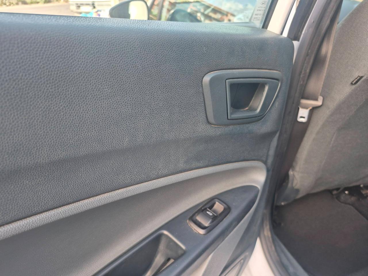 Ford Fiesta 1.4 TDCi 5p. Titanium