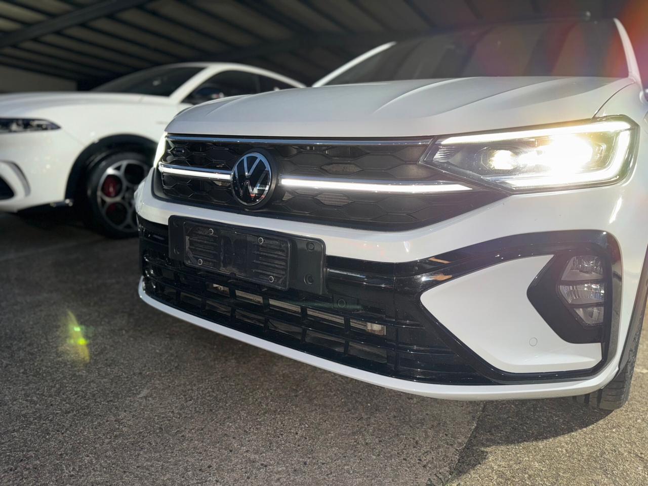 Volkswagen Taigo 1.5 TSI 150 CV DSG R-Line-AZIENDALE