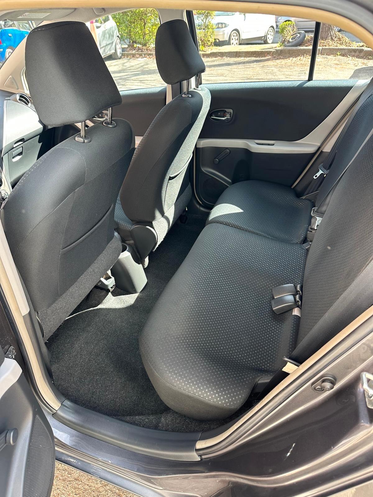 Toyota Yaris 1.0 5 porte Sol
