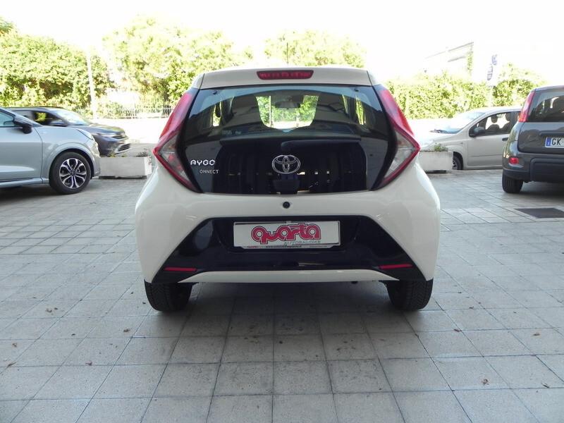Toyota Aygo Connect 1.0 VVT-i 72 CV 5 porte x-cool