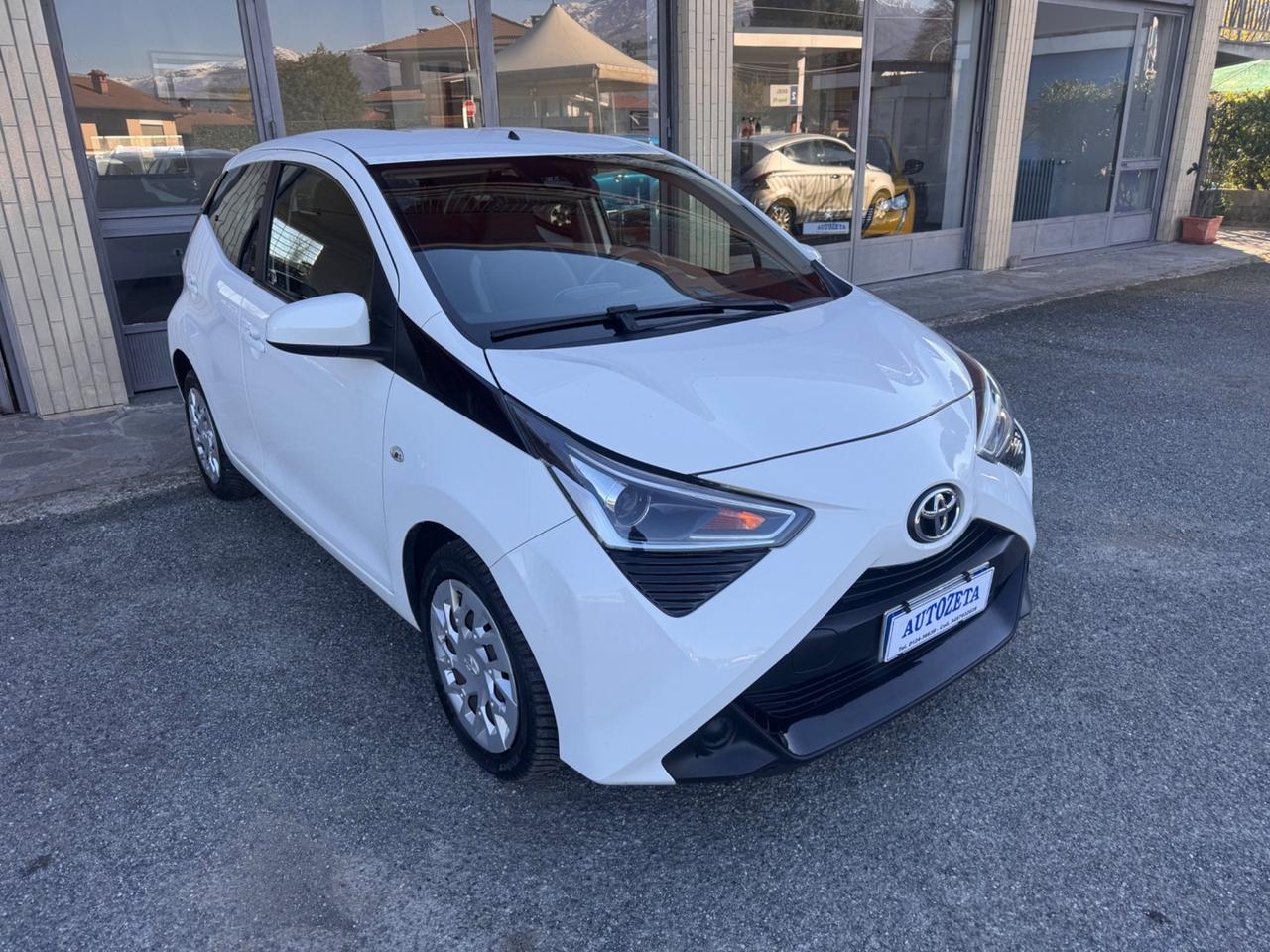 Toyota Aygo 1.0 72 CV 5 porte x-play