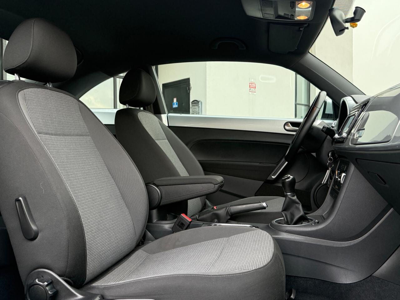 Volkswagen Maggiolino 1.6 tdi|UNIPRO|NEOPATENTATI