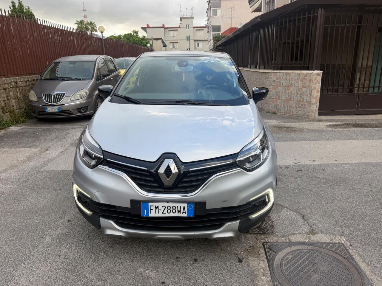 Renault Captur dCi 8V 90 CV EDC Start&Stop Energy Initiale Paris