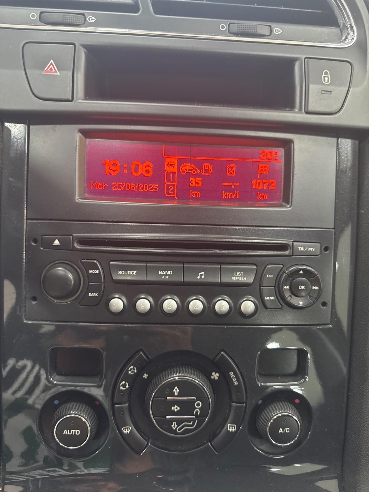 Peugeot 5008 1.6 hdi 2012 7 posti nuova