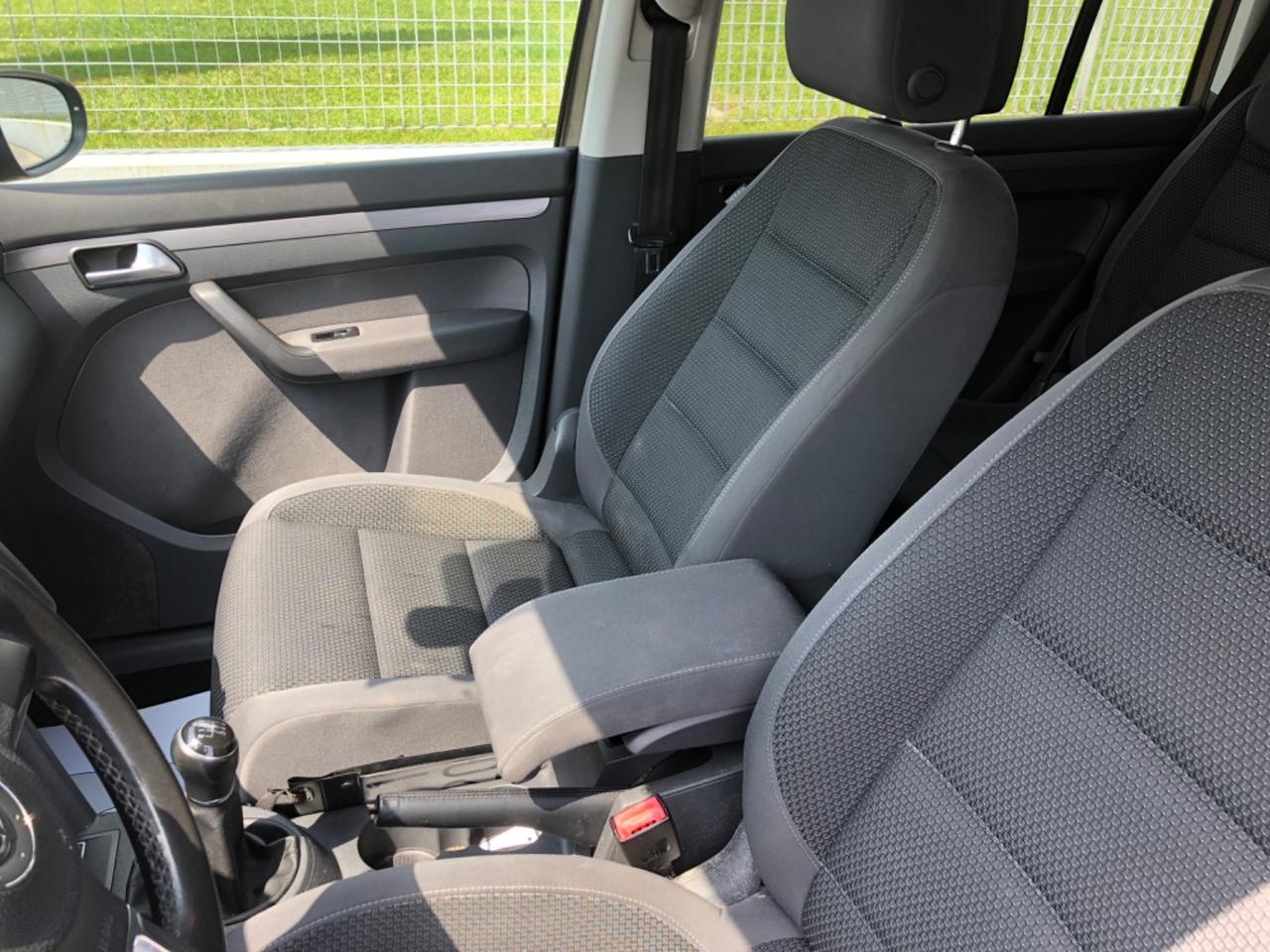 Volkswagen Touran 1.6 TDI 105CV 7 POSTI 2014