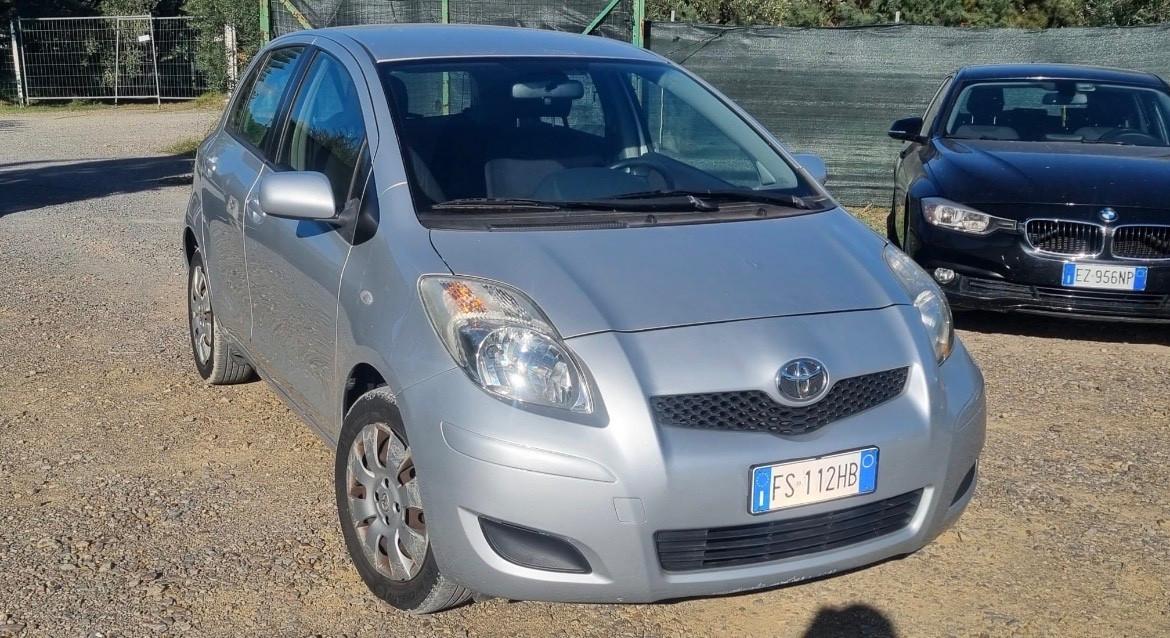 Toyota Yaris 1.0 5 porte Sol