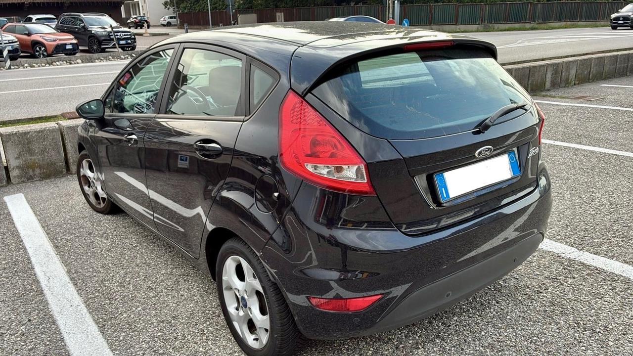 Ford Fiesta Ikon 1.4 16V 5p.Bz.- GPL Business
