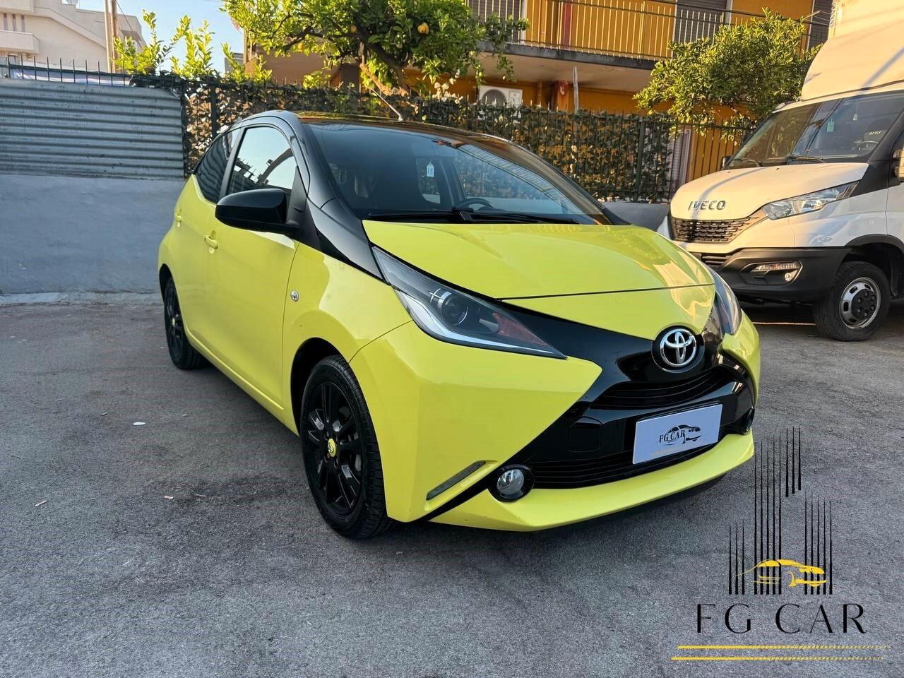 Toyota Aygo 1.0 VVT-i 69 CV 5 porte x-BLACK GPL 10/2016