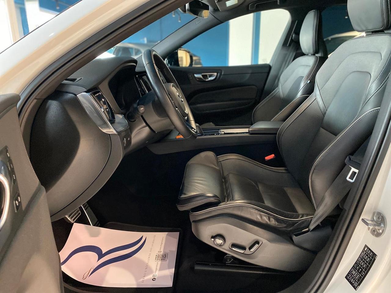 Volvo XC 60 XC60 B4 (d) AWD automatico Plus Dark