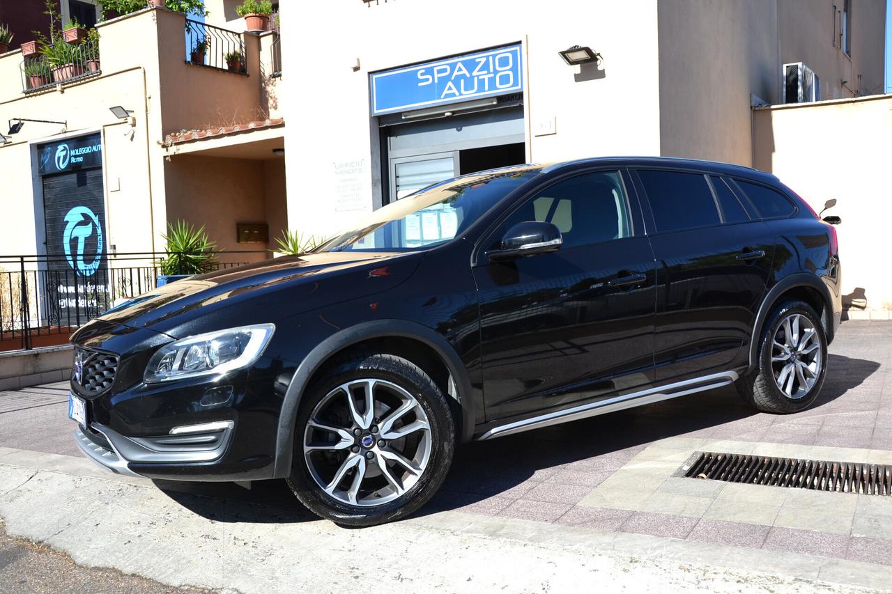 Volvo V60 Cross Country 2.0 D3 150CV AUTO. MOMENTUM **PREZZO VERO**UNIPRO'