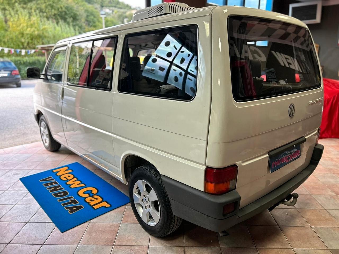 Volkswagen Transporter 2.4 D Caravelle