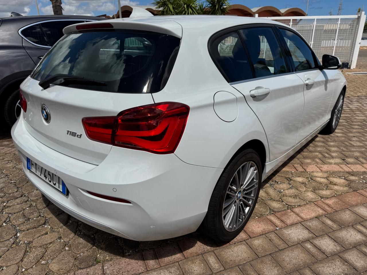 Bmw 116 116d 5p. Urban