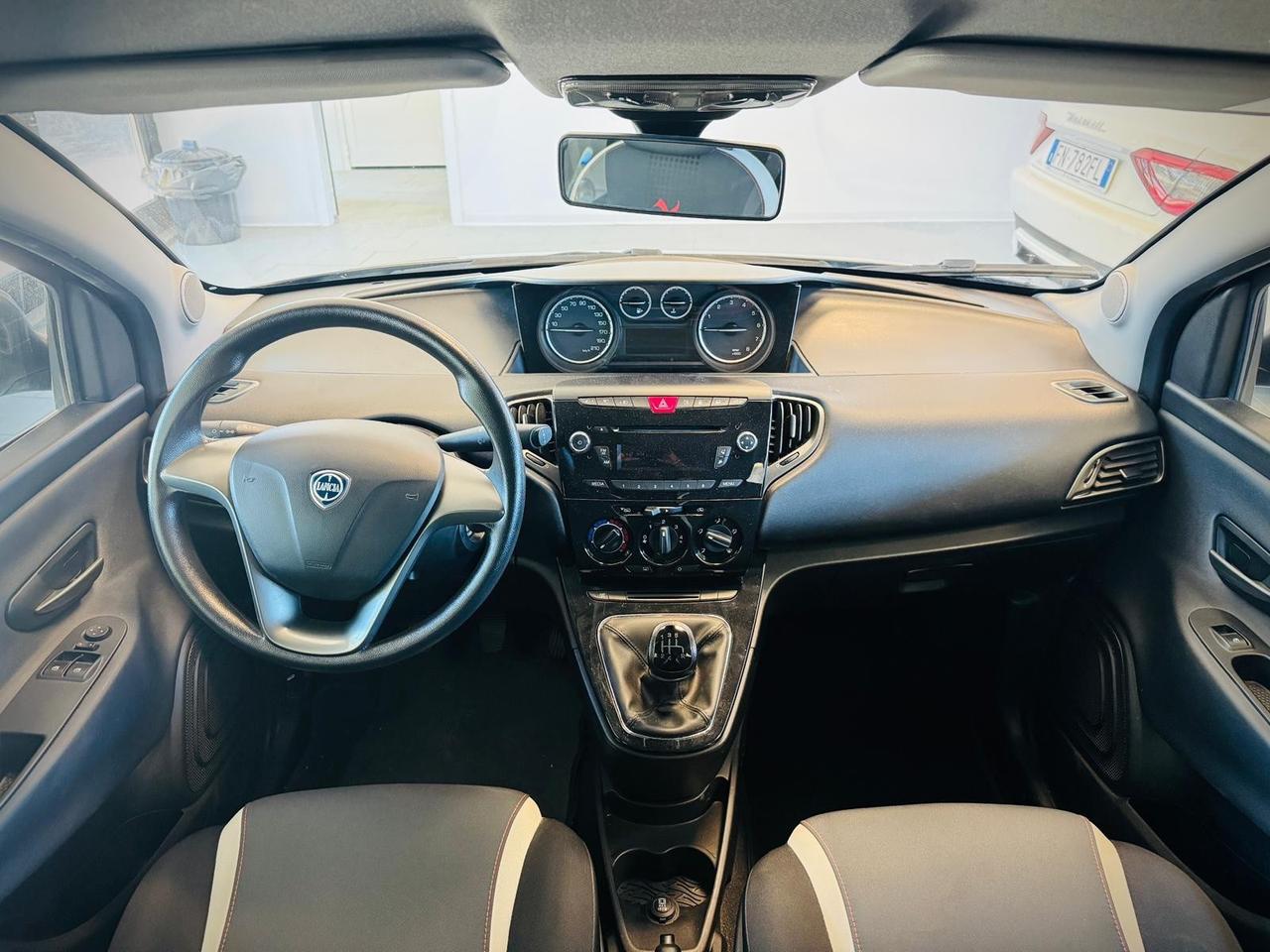 Lancia Ypsilon 0.9 TwinAir 85 CV 5 porte Metano Ecochic Gold