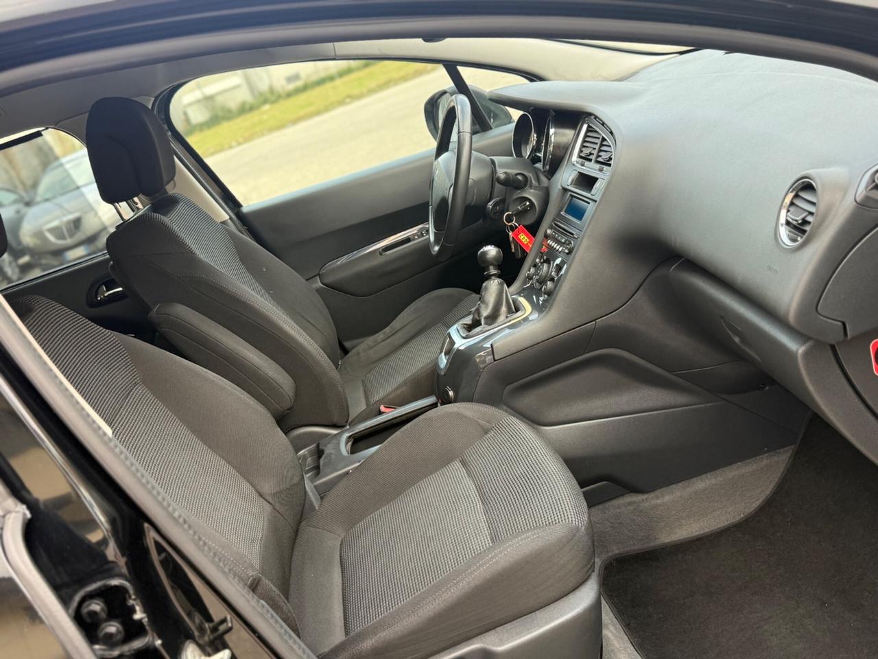 Peugeot 5008 1.6 HDi 112CV 7 posti 2013