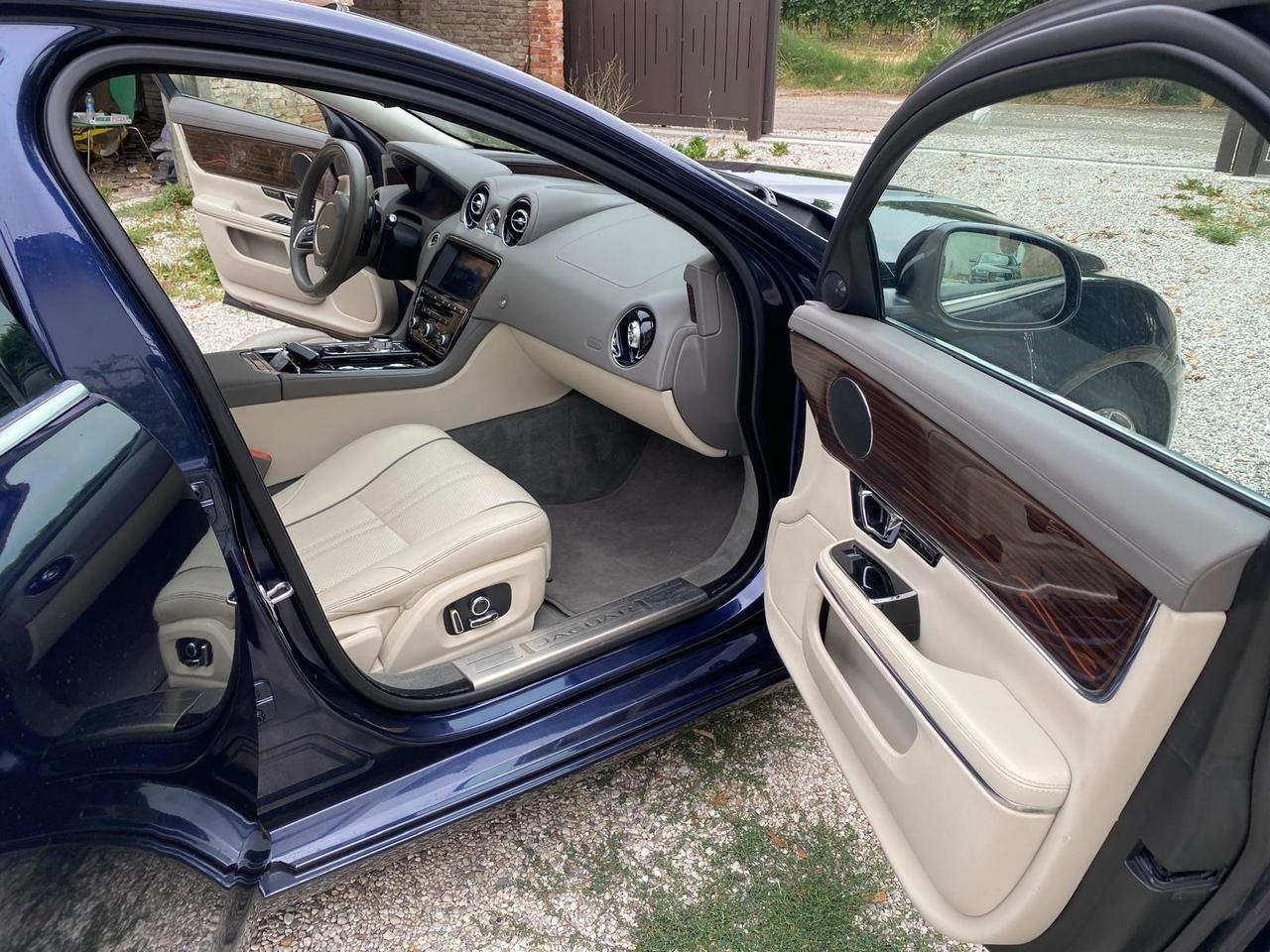 Jaguar XJ 3.0D V6 300 CV Premium Luxury