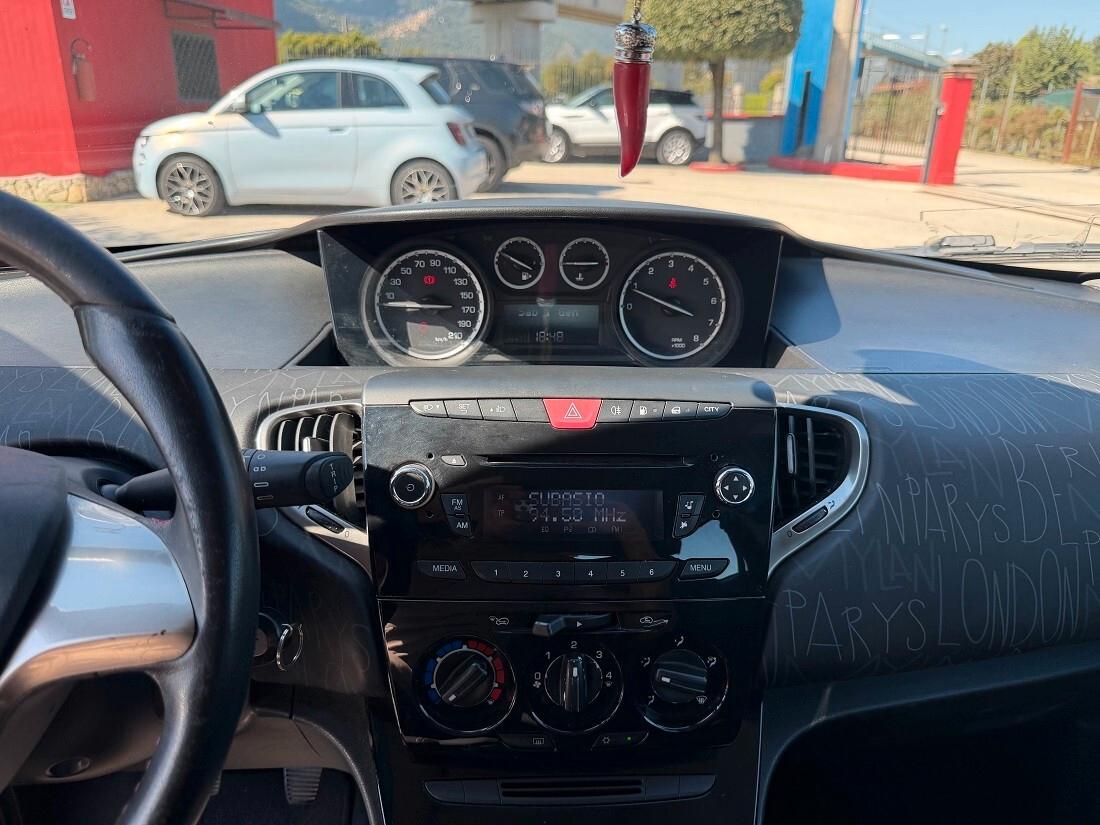 Lancia Ypsilon 1.2 69 CV 5 porte GPL Ecochic Elefantino