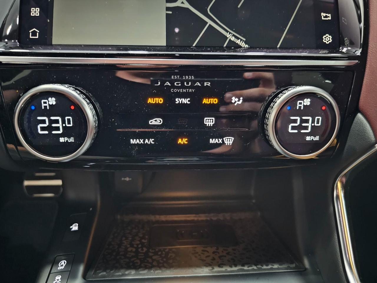 Jaguar E-Pace R-Dynamic SE Navi Camera Tetto C.20" LED BlackPack
